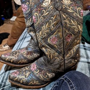 Corral Women's Heavy Floral Embroidered Boots